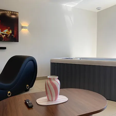 99 Jaccuzi Et Piscine Menonval