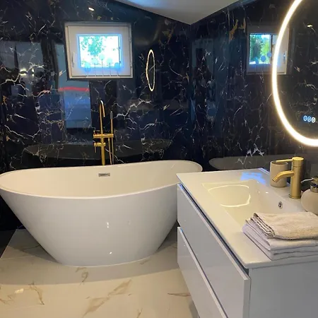 99 Jaccuzi Et Piscine Appartement